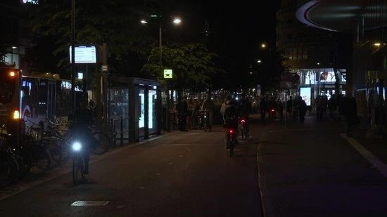 AXA - Greenline 25 Lux - LED Fietslampjes Voor En Achter - Fietsverlichting USB Oplaadbaar 2 AXA - Greenline 25 Lux - LED Fietslampjes Voor En Achter - Fietsverlichting USB Oplaadbaar - Afbeelding 2