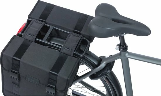 Basil Tour Dubbele Fietstas - 28 Liter - Zwart 3 Basil Tour Dubbele Fietstas - 28 Liter - Zwart - Afbeelding 3