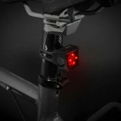 AXA - Niteline 11 - LED Fietsverlichting - Fietslampjes Voor En Achter - Batterij 12 AXA - Niteline 11 - LED Fietsverlichting - Fietslampjes Voor En Achter - Batterij -Windgoo Shop 550x366 3