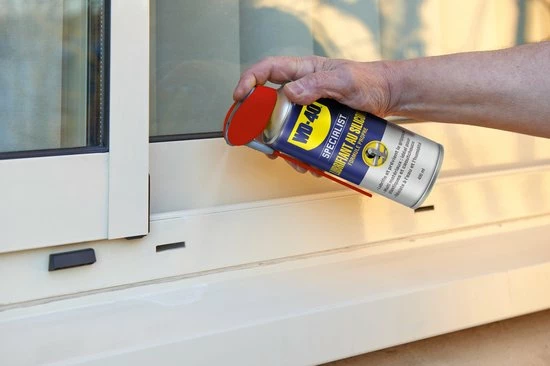 WD-40 Specialist® Siliconenspray - 250ml - Smeermiddel - Siliconenvet - Voor Hogedruk Apparatuur 4 WD-40 Specialist® Siliconenspray - 250ml - Smeermiddel - Siliconenvet - Voor Hogedruk Apparatuur - Afbeelding 4