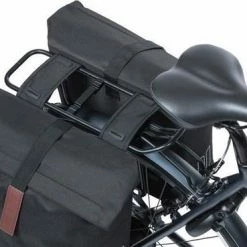 Basil City Dubbele Fietstas - Zwart - 32 Liter 23 Basil City Dubbele Fietstas - Zwart - 32 Liter -Windgoo Shop 550x369 1