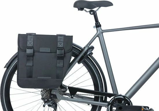 Basil Tour Dubbele Fietstas - 28 Liter - Zwart 1 Basil Tour Dubbele Fietstas - 28 Liter - Zwart