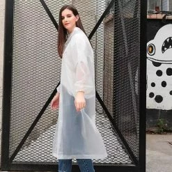 Merkloos Regenjas WIT (Maat XL) Unisex - Licht Gewicht - Opvouwbaar - Pocket Size - Reizen - Dames - Heren Regenjas 7 Merkloos Regenjas WIT (Maat XL) Unisex - Licht Gewicht - Opvouwbaar - Pocket Size - Reizen - Dames - Heren Regenjas -Windgoo Shop 550x482 12