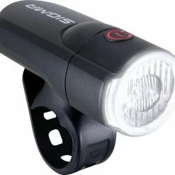 Sigma Sport AURA 30 Fietsverlichting Set - Led Koplamp 30 Lux - CURVE Achterlicht - Inclusief Batterijen 28 Sigma Sport AURA 30 Fietsverlichting Set - Led Koplamp 30 Lux - CURVE Achterlicht - Inclusief Batterijen -Windgoo Shop 550x510 13
