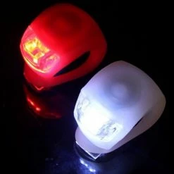 Dutch Gadgets - Fietslampjes LED - Set Wit En Rood - Inclusief Batterijen 9 Dutch Gadgets - Fietslampjes LED - Set Wit En Rood - Inclusief Batterijen -Windgoo Shop 550x549 15