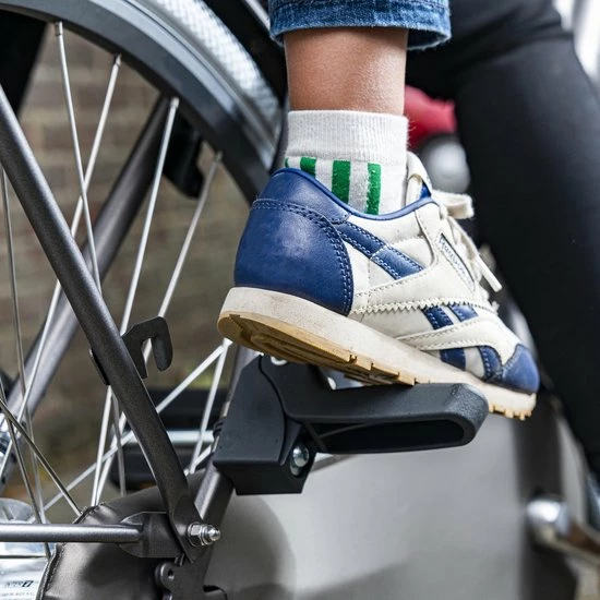 Qibbel 6+ Junior Fietsstoeltje Achter - Zwart - Inclusief Voetsteuntjes 5 Qibbel 6+ Junior Fietsstoeltje Achter - Zwart - Inclusief Voetsteuntjes - Afbeelding 5