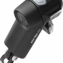 AXA Nox Sport 12 Lux - Fietslamp Voorlicht - LED Koplamp - Fietsverlichting Op Batterij - Auto/Off - Zwart -Windgoo Shop 550x775